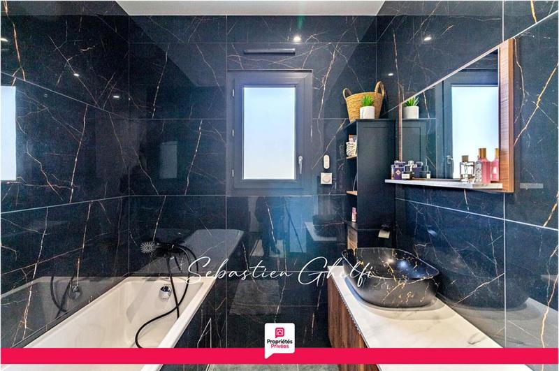 Maison - 128 m² - 5 pièces