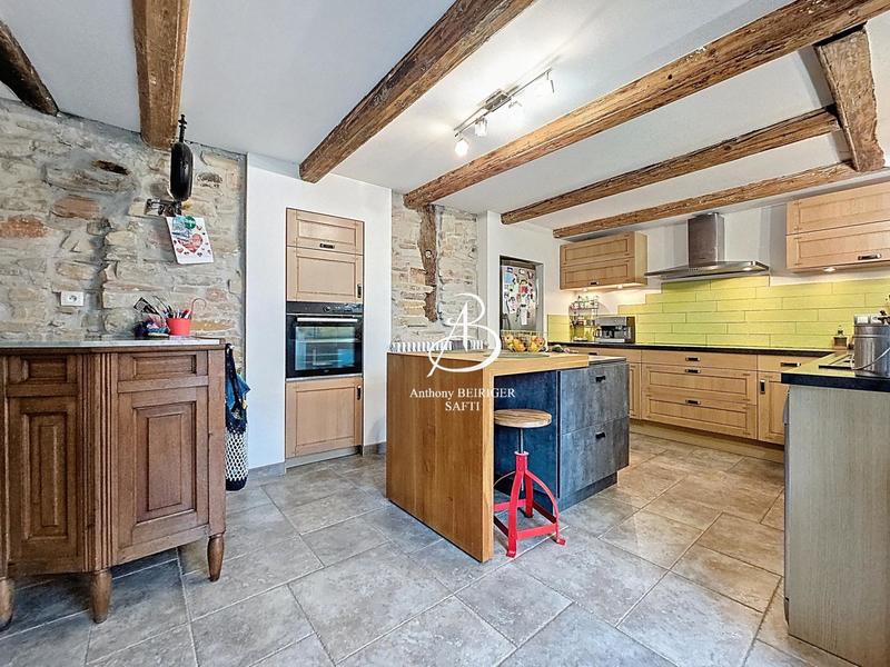 Maison de village - 300 m² - 8 pièces