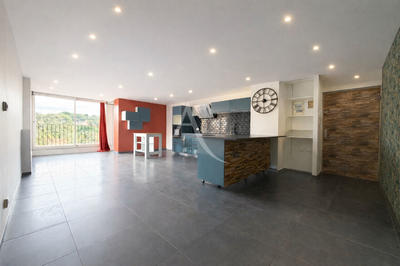 Appartement - 94 m² - 4 pièces