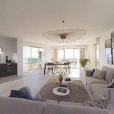 Appartement - 104 m² - 5 pièces