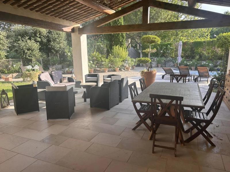 Maison - 180 m² - 6 pièces