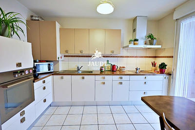 Appartement - 81 m² - 4 pièces