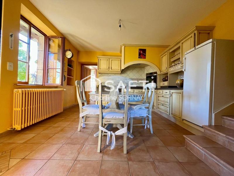Maison - 185 m² - 8 pièces