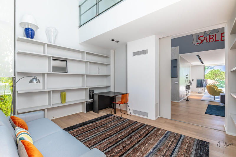 Maison contemporaine - 332 m² - 8 pièces