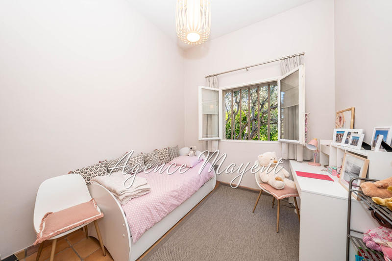 Maison - 220 m² - 5 pièces