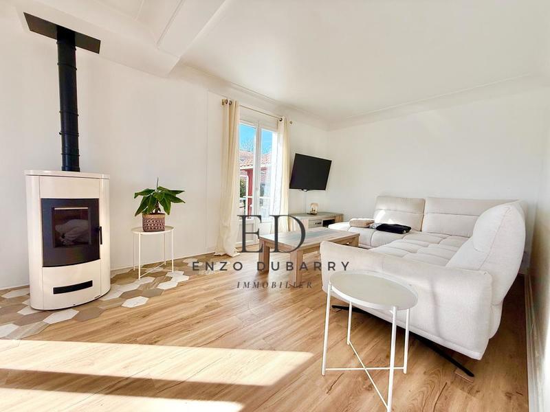 Maison - 230 m² - 8 pièces