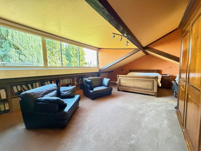 Maison - 269 m² - 8 pièces