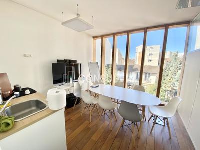 Bureau - 84 m² - 1 pièce