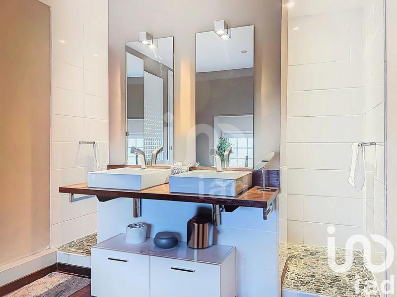 Maison - 238 m² - 6 pièces