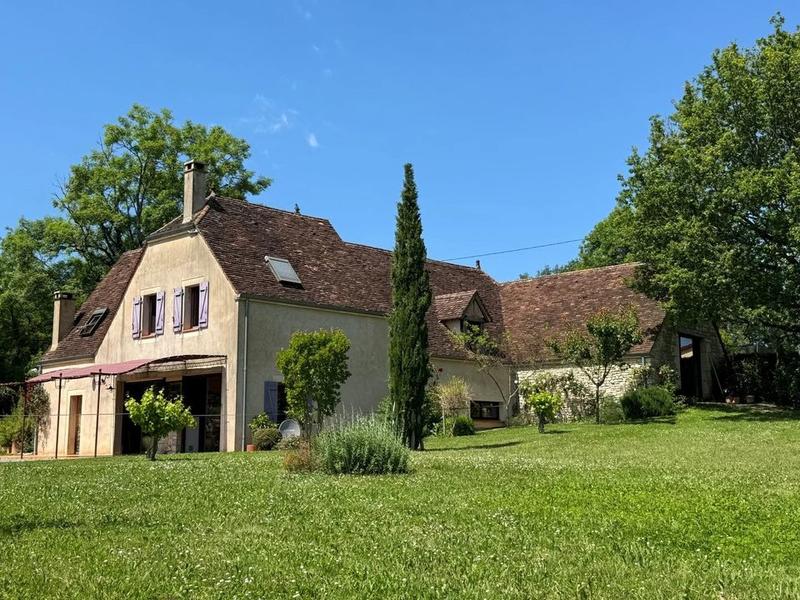 Propriété - 207 m² - 6 pièces