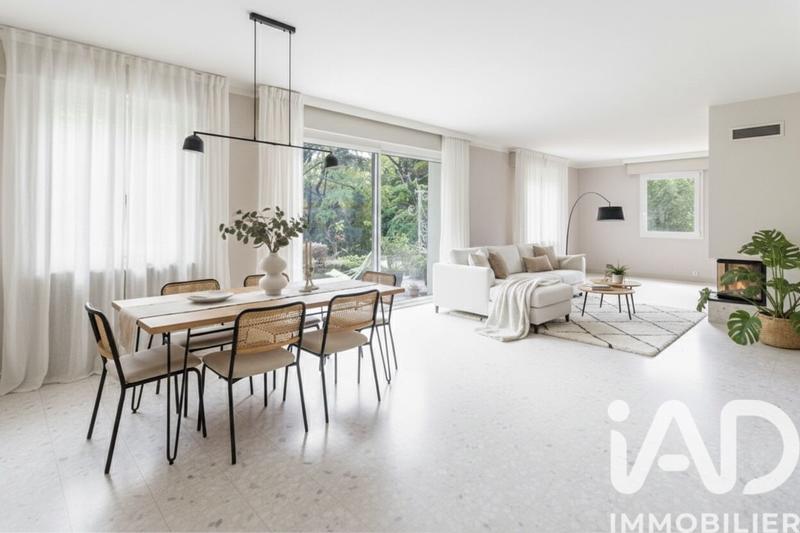 Maison - 204 m² - 8 pièces