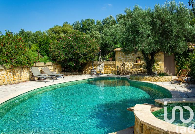 Maison - 680 m² - 18 pièces