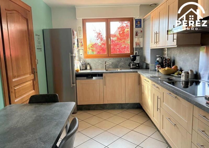 Maison - 90 m² - 5 pièces