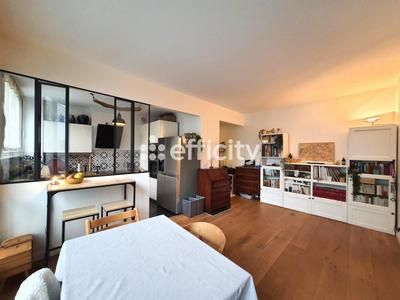 Appartement - 80 m² - 5 pièces