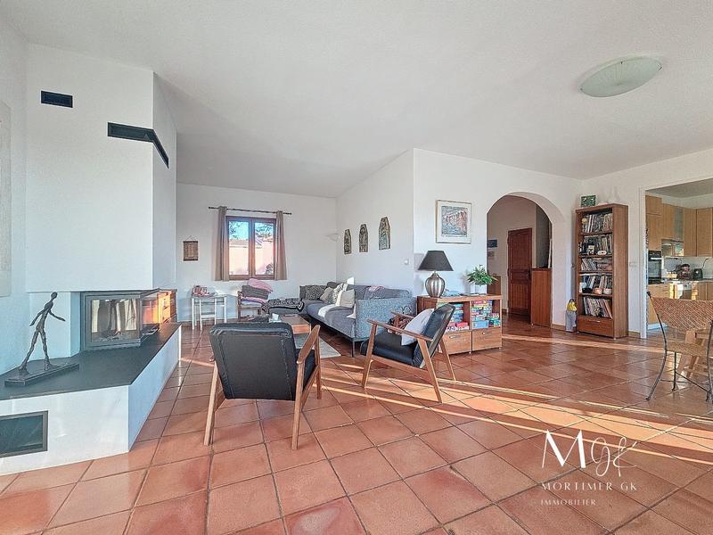 Maison - 180 m² - 8 pièces