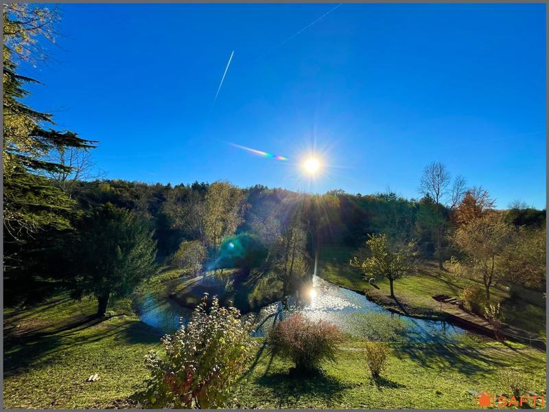 Maison - 230 m² - 8 pièces