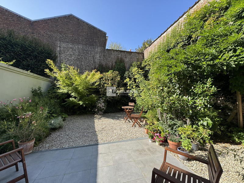 Maison - 200 m² - 7 pièces