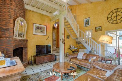 Maison - 180 m² - 6 pièces