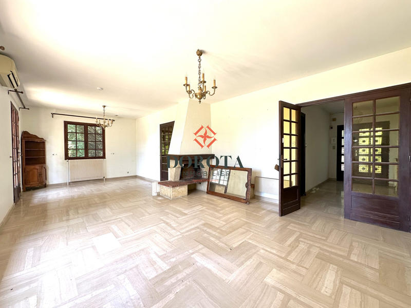 Maison - 182 m² - 9 pièces