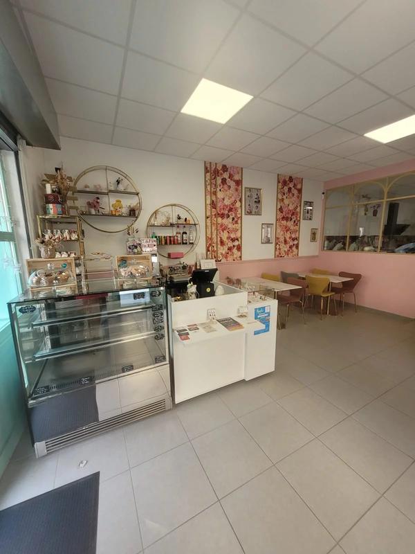 Fonds de commerce - Magasins - 55 m²