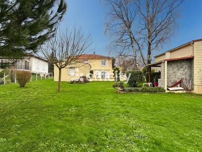 Maison - 140 m² - 6 pièces