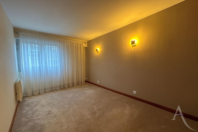 Appartement - 77 m² - 3 pièces