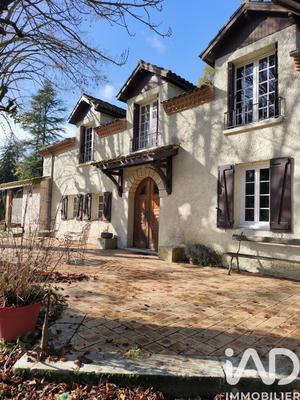 Maison - 182 m² - 7 pièces