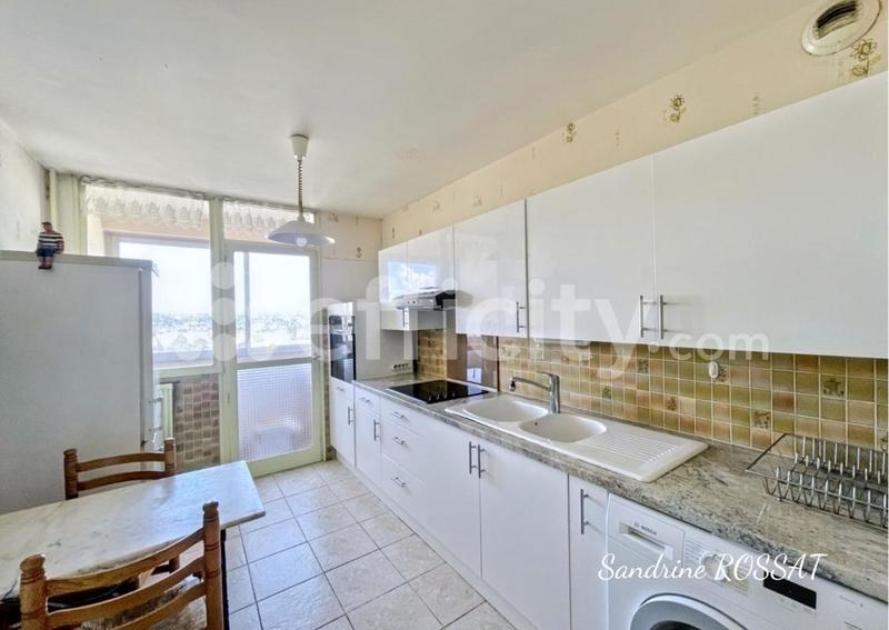 Appartement - 84 m² - 4 pièces