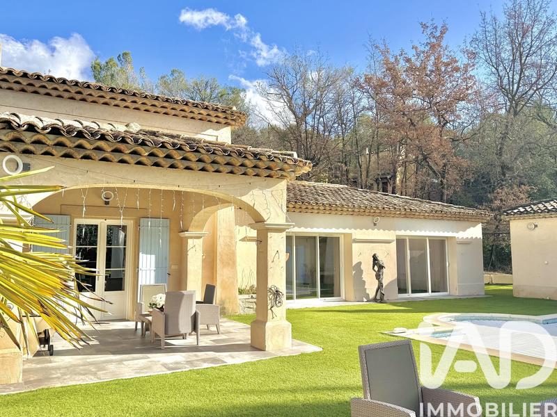 Maison - 365 m² - 11 pièces