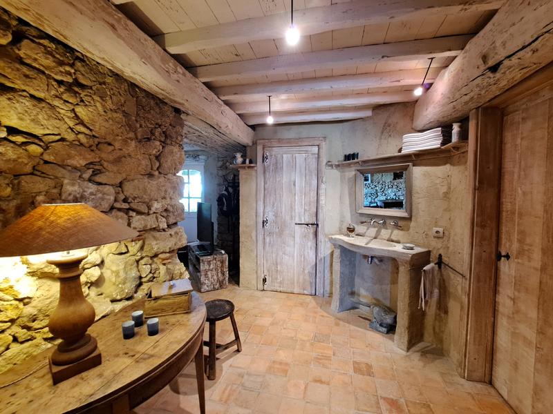 Maison - 427 m² - 12 pièces