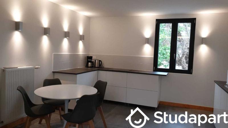 Chambre - 13 m² - 1 pièce