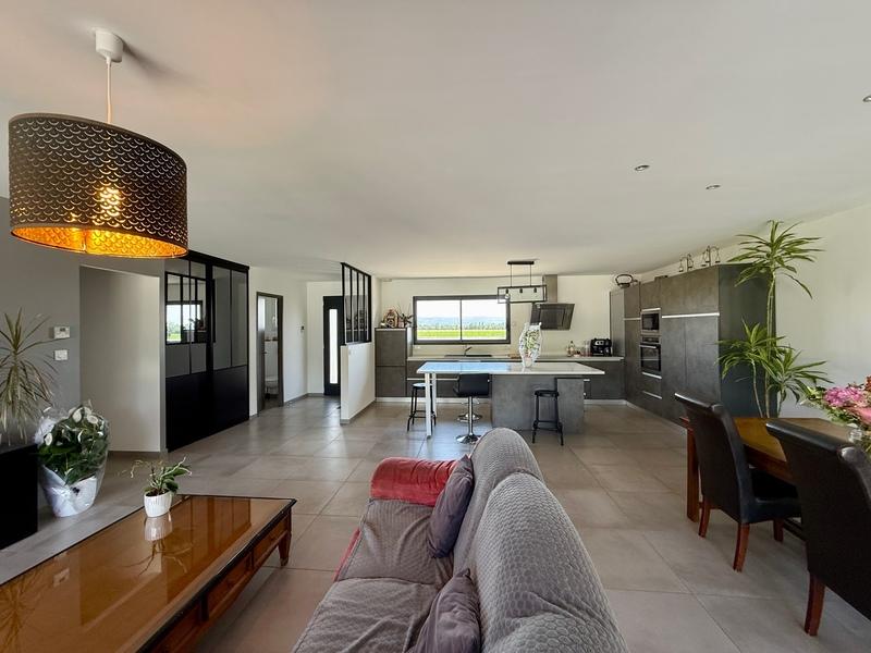 Villa - 144 m² - 6 pièces