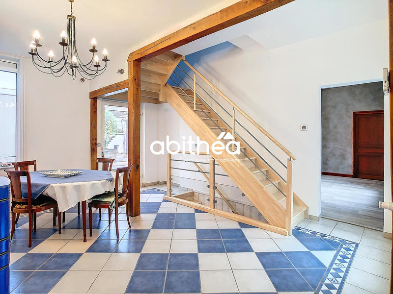 Maison - 182 m² - 6 pièces