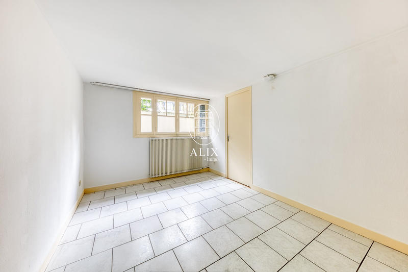 Bureau - 155 m² - 11 pièces