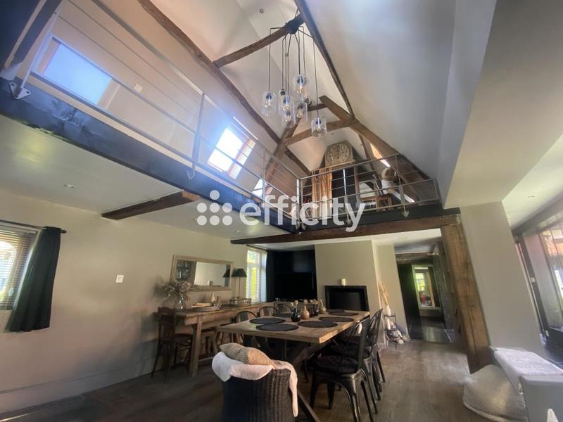 Corps de ferme - 250 m² - 8 pièces