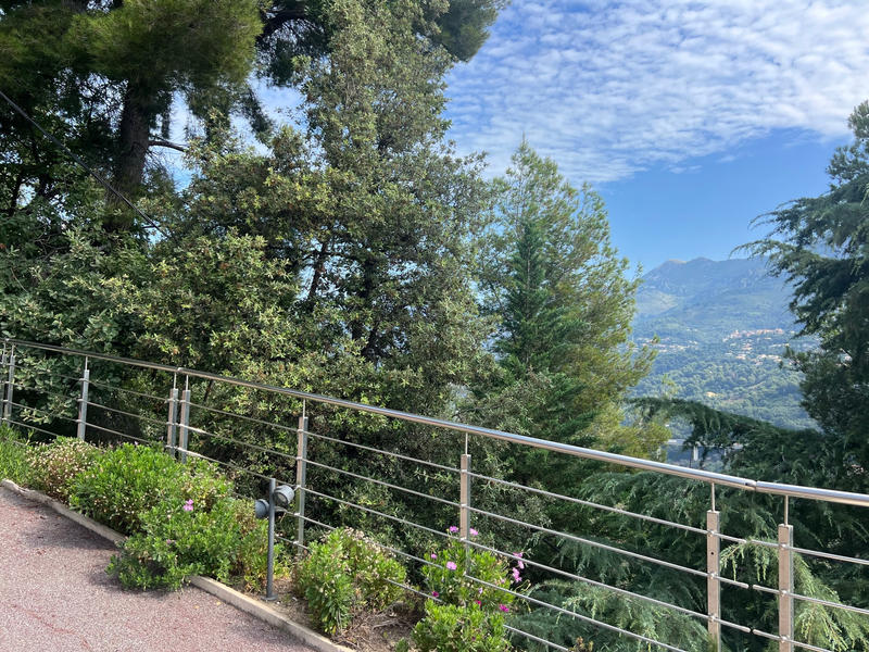 Villa - 335 m² - 7 pièces