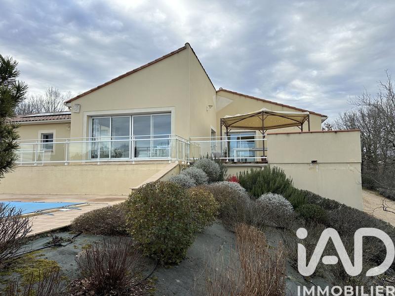 Maison - 244 m² - 8 pièces