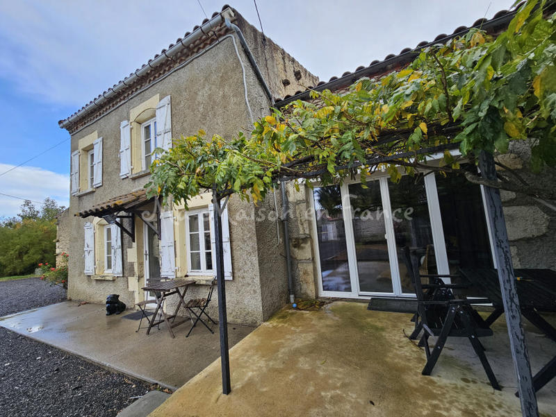 Maison - 250 m² - 10 pièces