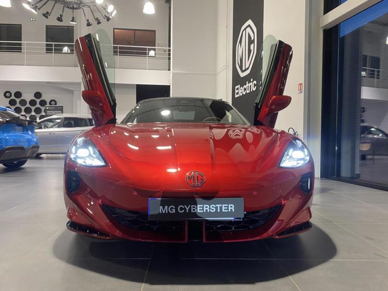 Mg cyberster 77kwh - 375 kw 4wd