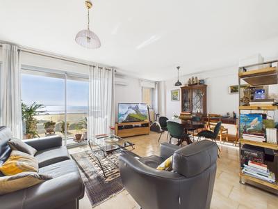 Appartement - 85 m² - 4 pièces