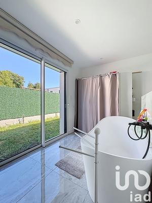 Maison - 111 m² - 4 pièces