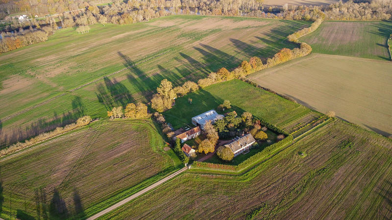 Propriété - 250 m² - 9 pièces