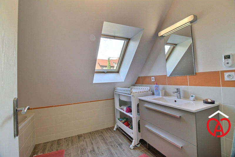 Maison - 143 m² - 6 pièces