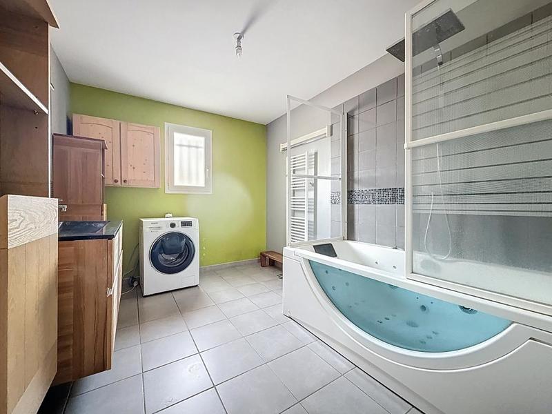 Maison - 102 m² - 4 pièces