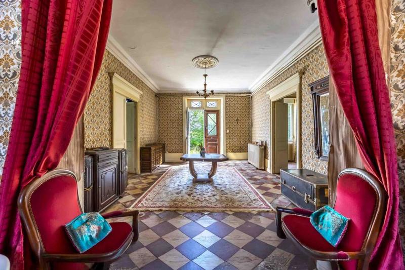 Maison - 545 m² - 12 pièces