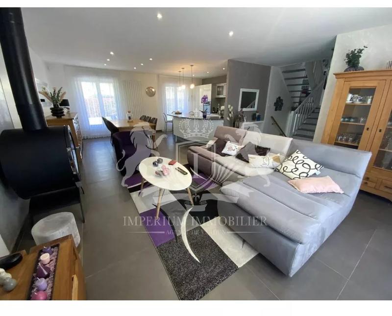 Maison - 140 m² - 4 pièces