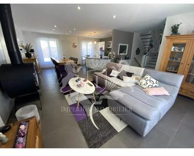 Maison - 140 m² - 4 pièces