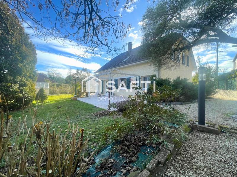 Maison - 180 m² - 8 pièces