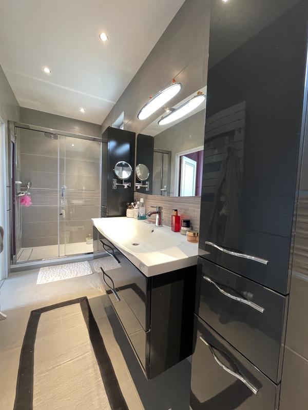 Maison - 279 m² - 10 pièces