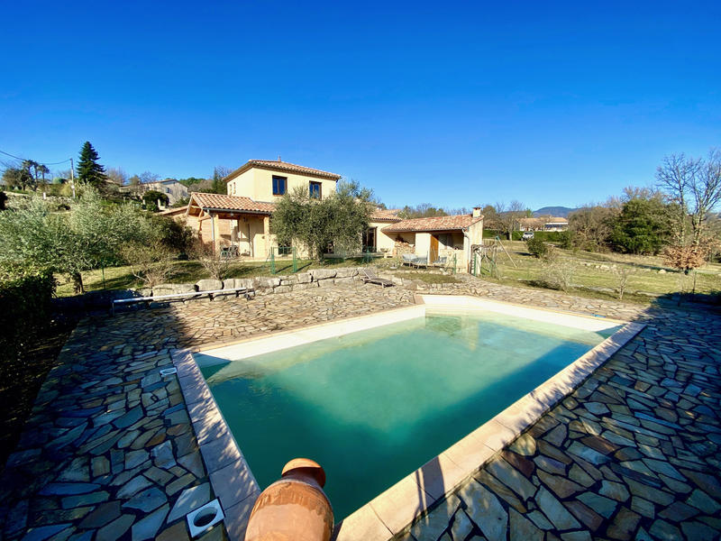 Maison - 133 m² - 9 pièces